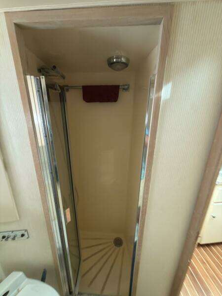 Escape 40ft Hatteras Yacht For Sale