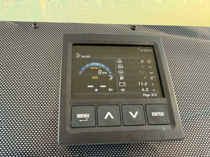 Escape 40ft Hatteras Yacht For Sale