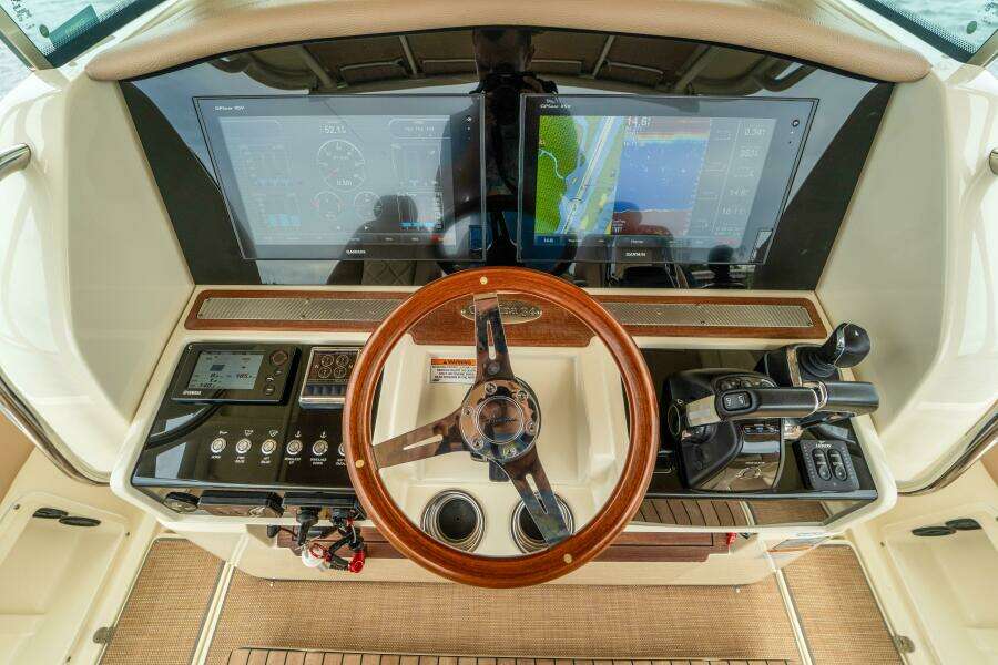 LADY LIBERTY 34ft Chris Craft Yacht For Sale
