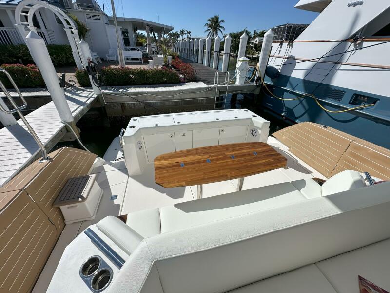 60' 2025 Tiara Yachts 60 EX