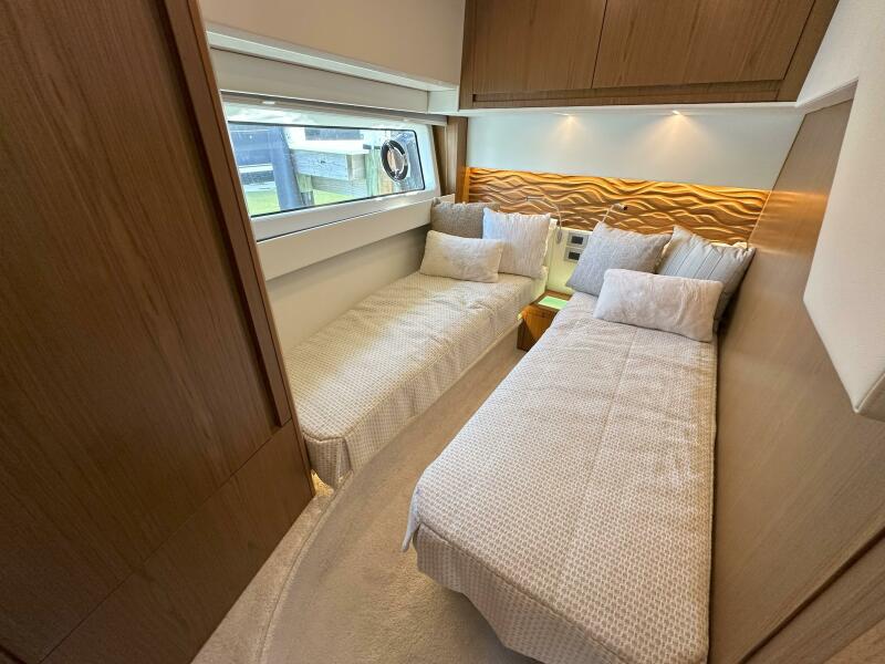 60' 2025 Tiara Yachts 60 EX