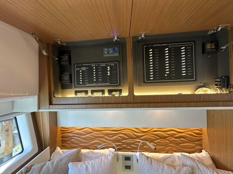 60' 2025 Tiara Yachts 60 EX