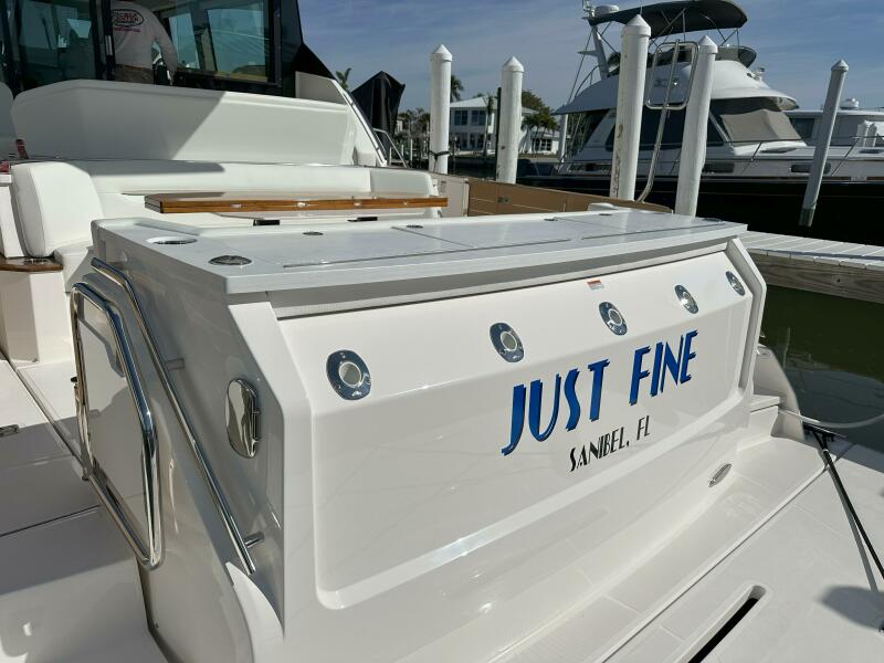 60' 2025 Tiara Yachts 60 EX