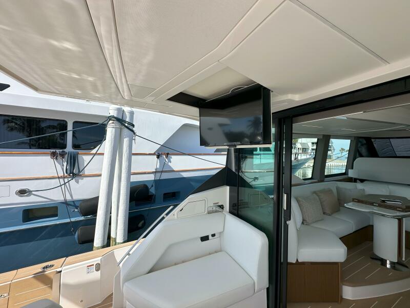 60' 2025 Tiara Yachts 60 EX