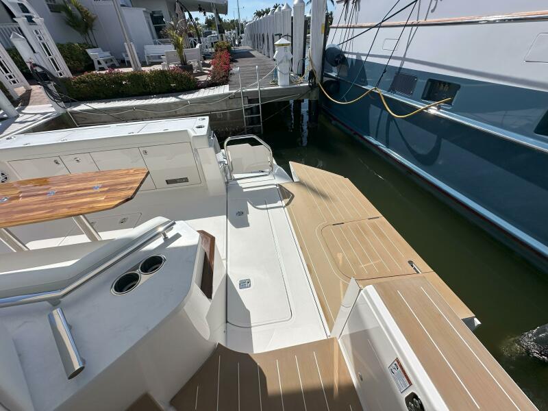 60' 2025 Tiara Yachts 60 EX