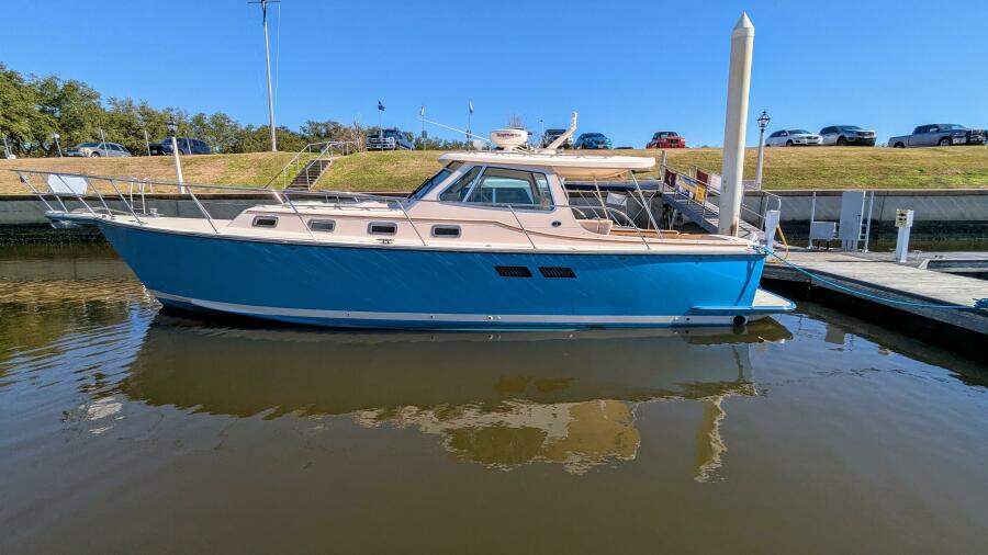 2004 Island Packet 360