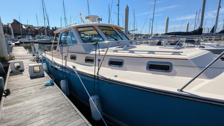 2004 Island Packet 360