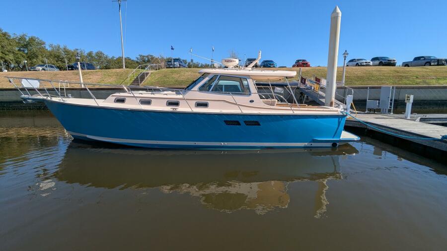 2004 Island Packet 360