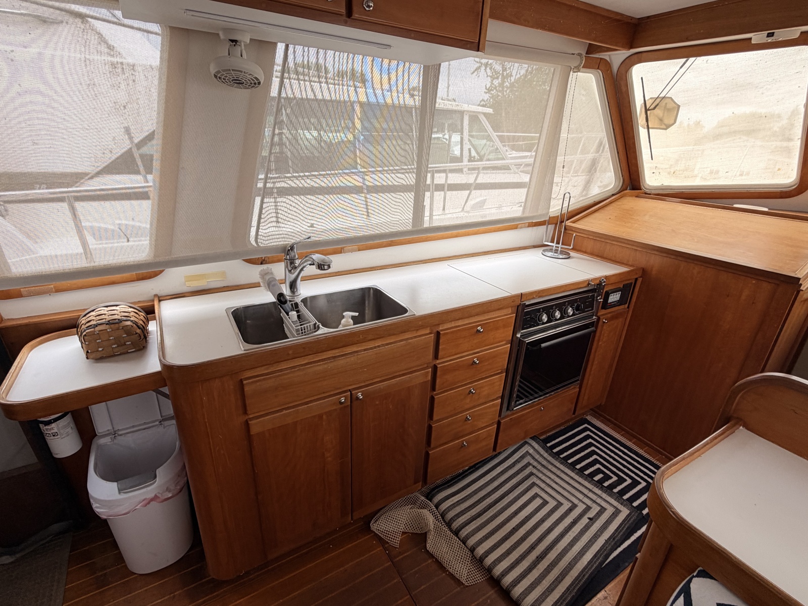 1998 Sabre 36 Fast Trawler