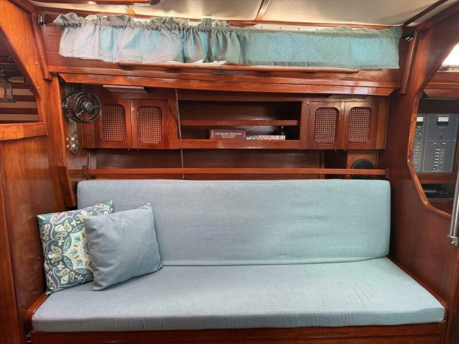 1985 Endeavour 42