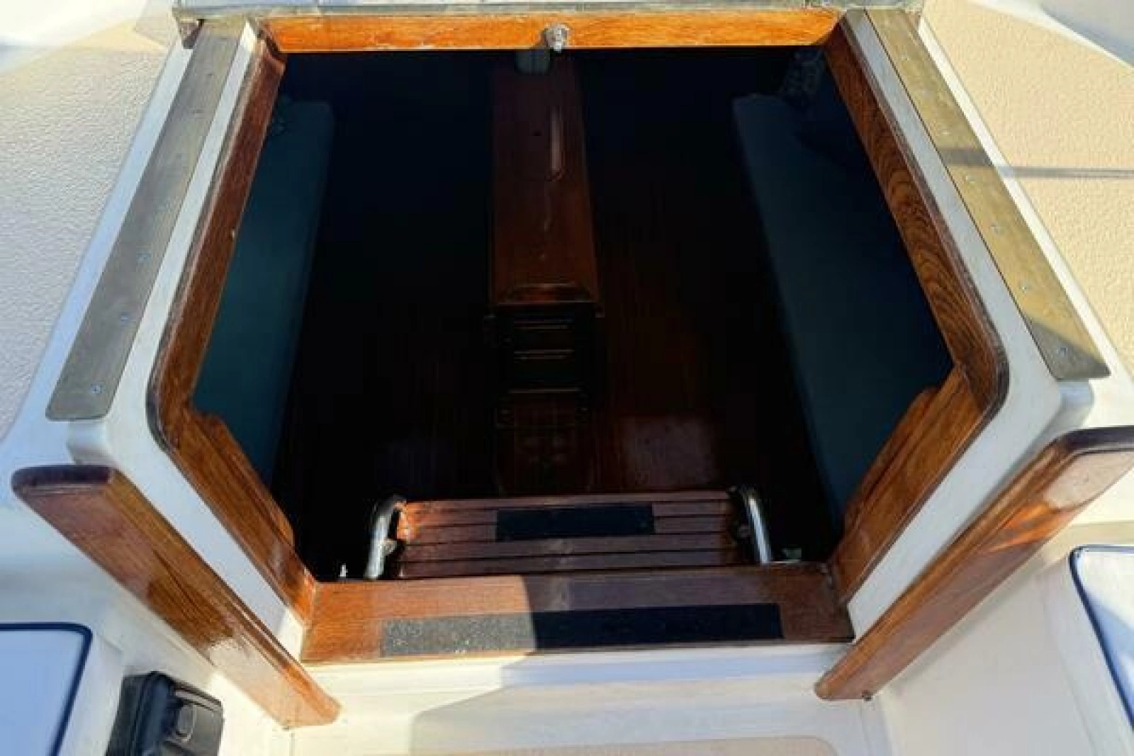 1985 Endeavour 42
