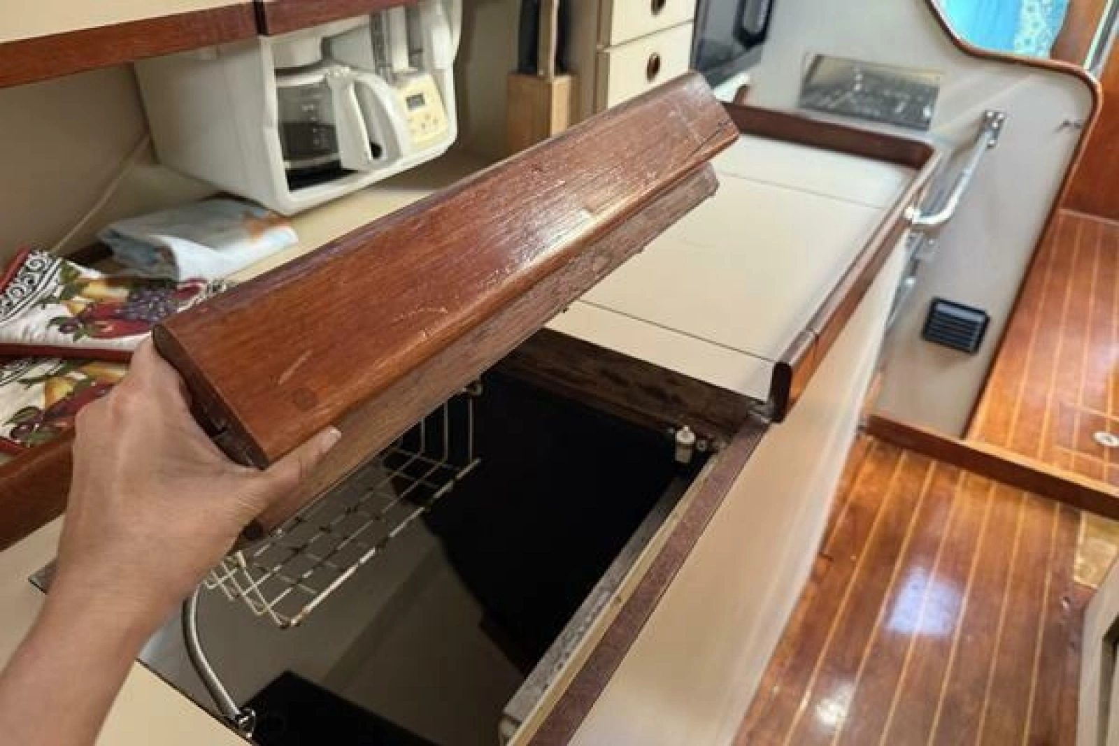 1985 Endeavour 42