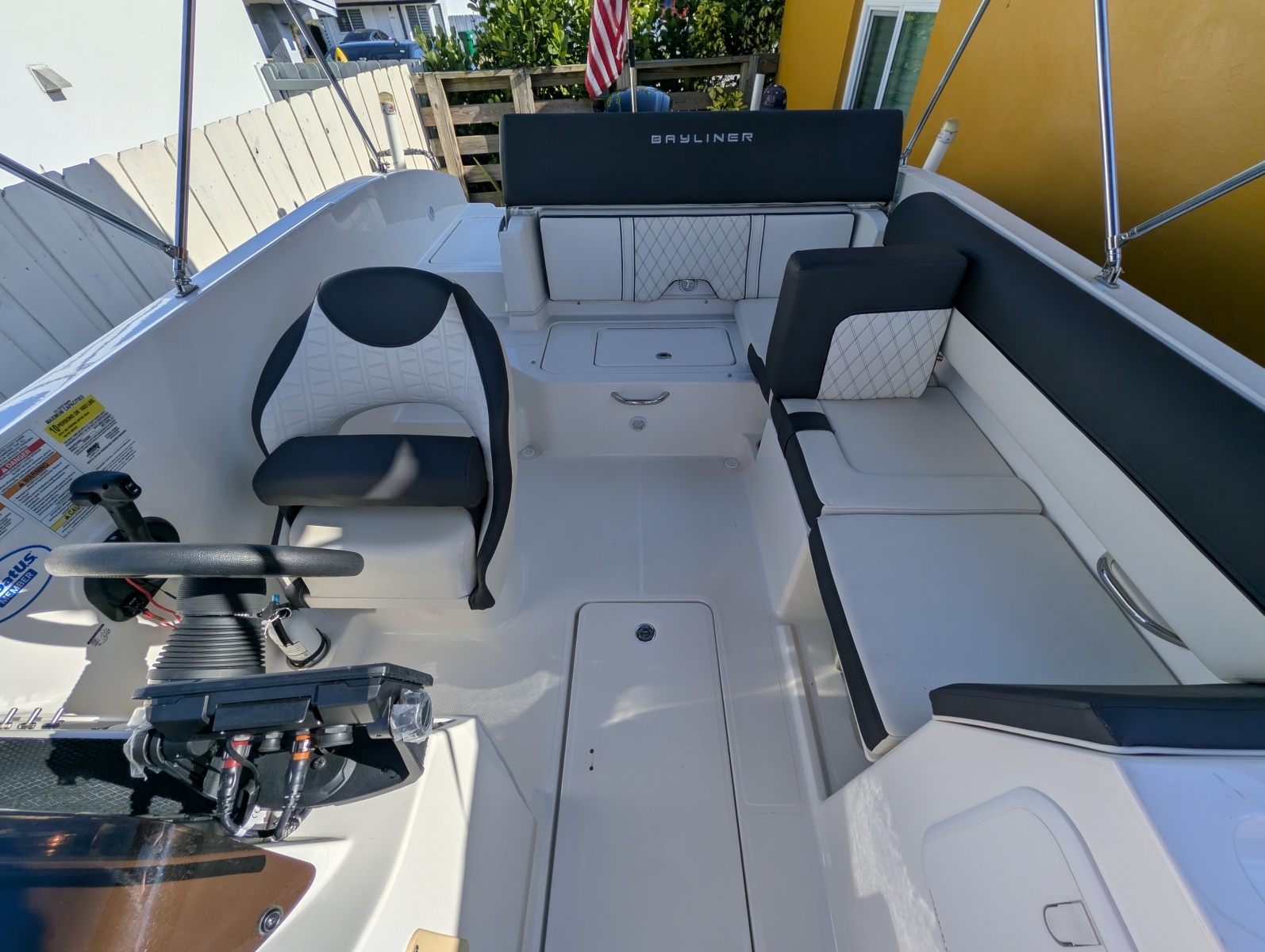2022 Bayliner DX2000