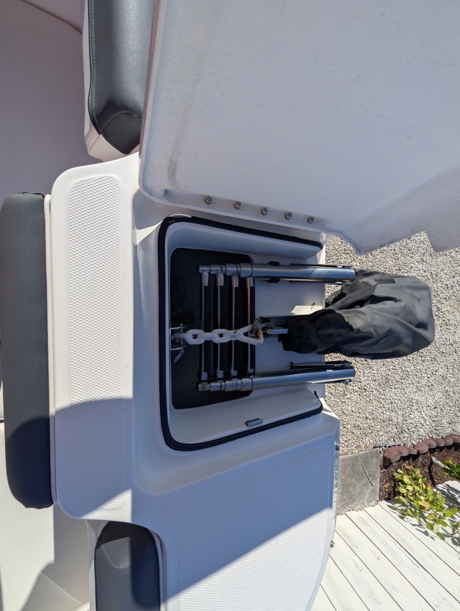 2022 Bayliner DX2000