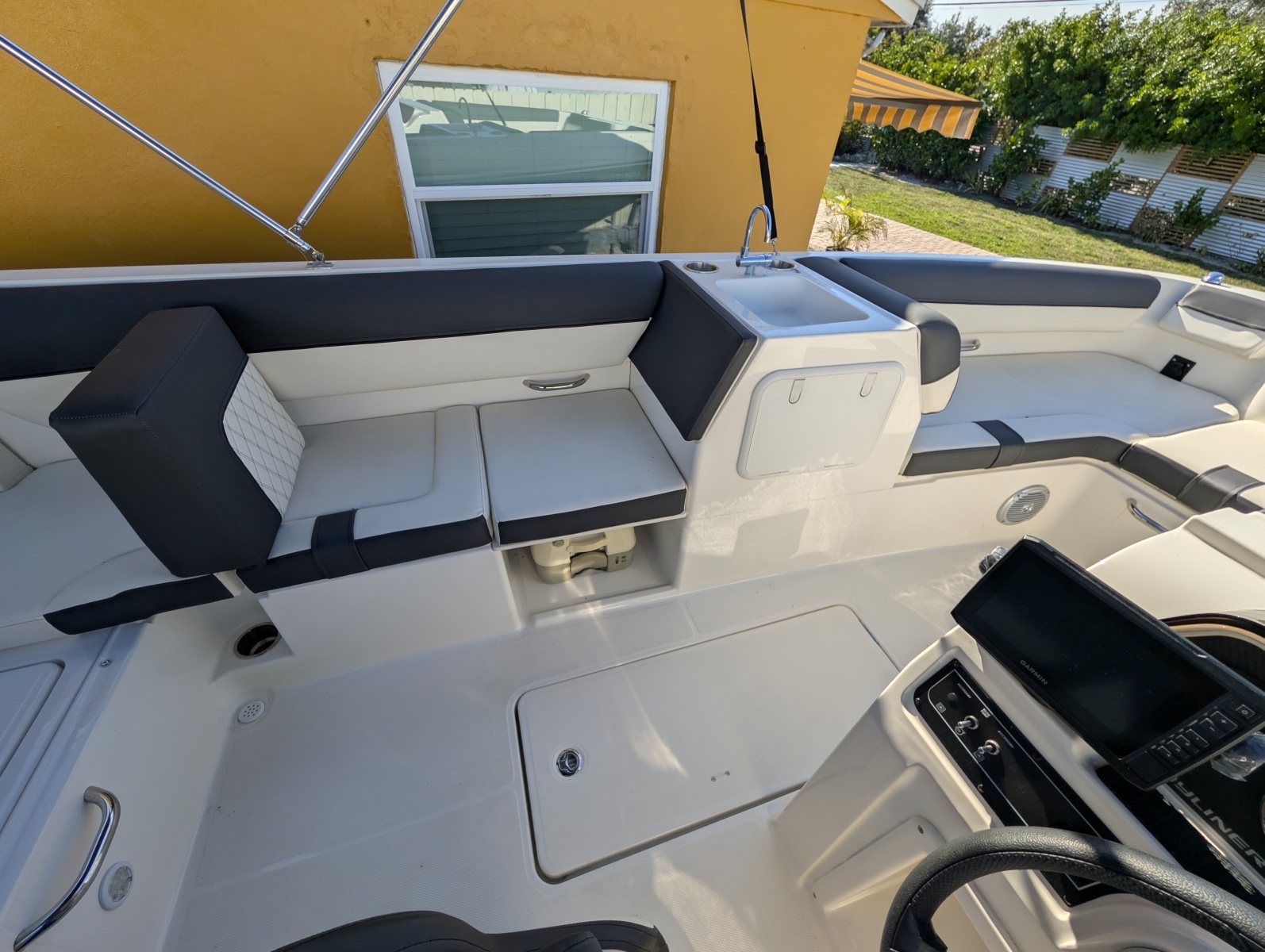2022 Bayliner DX2000