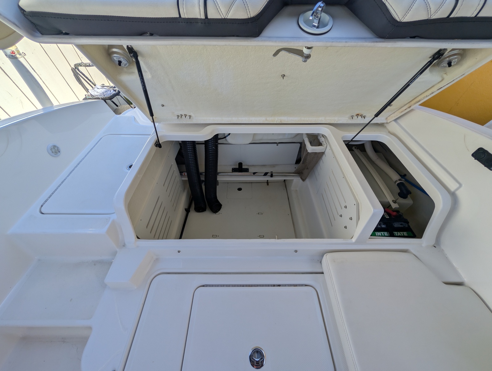 2022 Bayliner DX2000