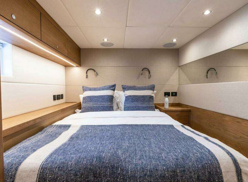 2014 Oyster Yachts Oyster 825