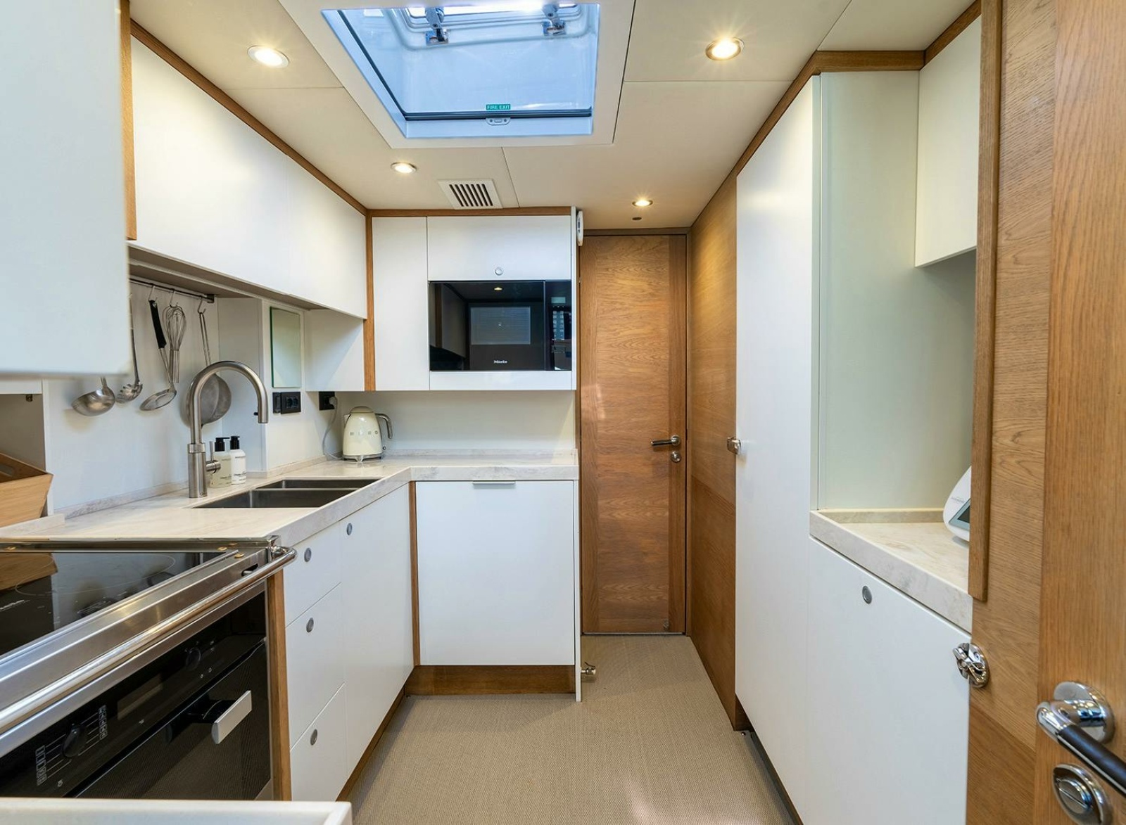 CHAMPAGNE HIPPY 85ft Oyster Yachts Yacht For Sale