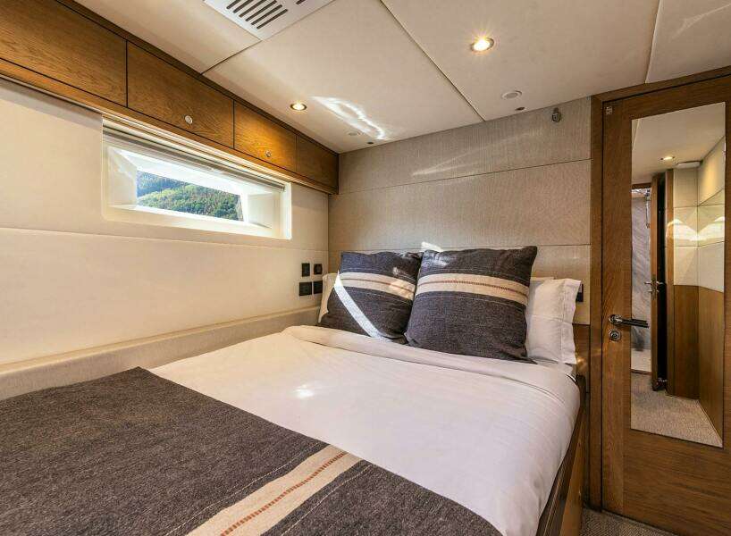 CHAMPAGNE HIPPY 85ft Oyster Yachts Yacht For Sale CHAMPAGNE HIPPY 85ft Oyster Yachts Yacht For Sale