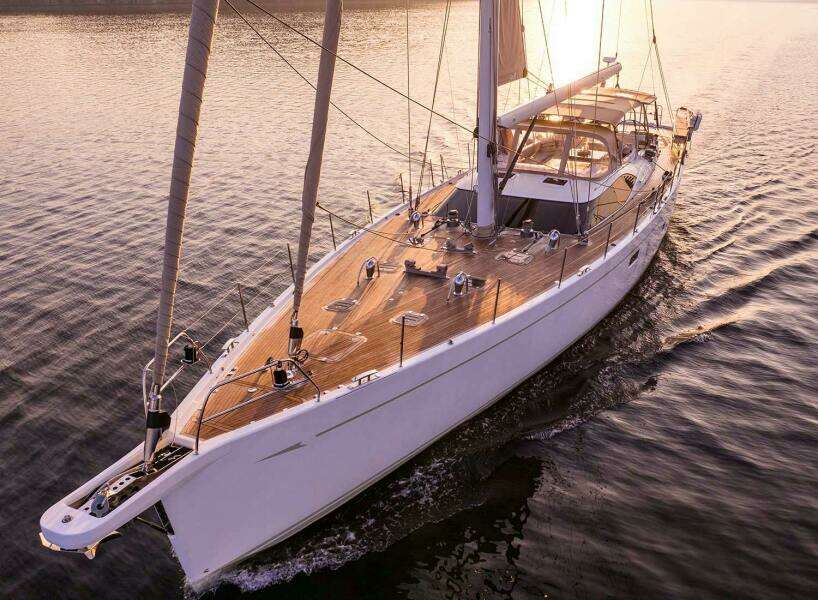 2014 Oyster Yachts Oyster 825