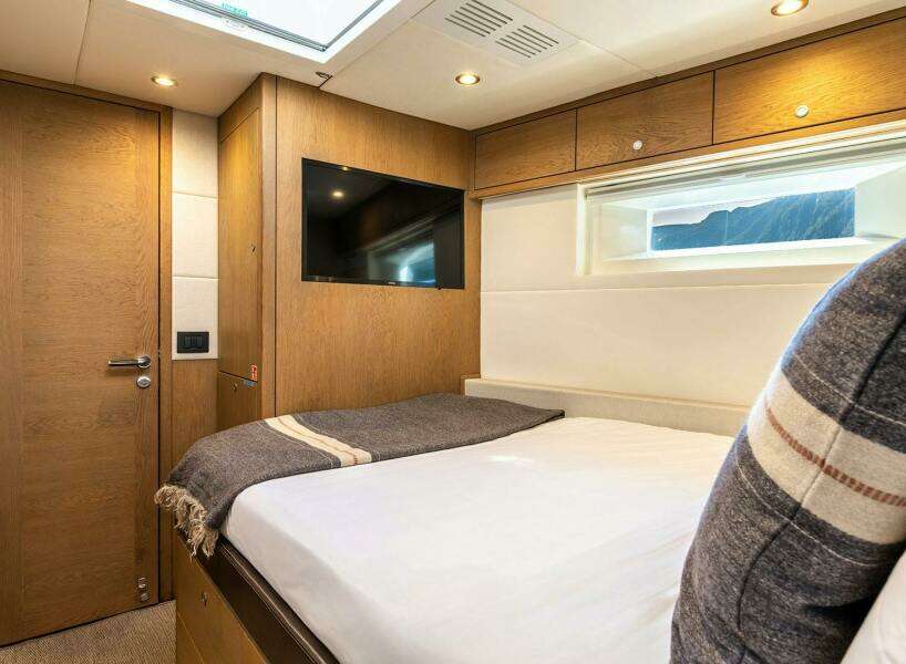 CHAMPAGNE HIPPY 85ft Oyster Yachts Yacht For Sale CHAMPAGNE HIPPY 85ft Oyster Yachts Yacht For Sale