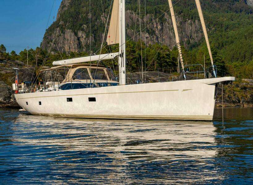 CHAMPAGNE HIPPY 85ft Oyster Yachts Yacht For Sale CHAMPAGNE HIPPY 85ft Oyster Yachts Yacht For Sale
