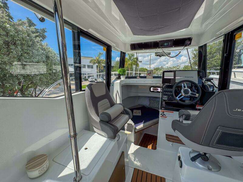 26ft Jeanneau Yacht For Sale