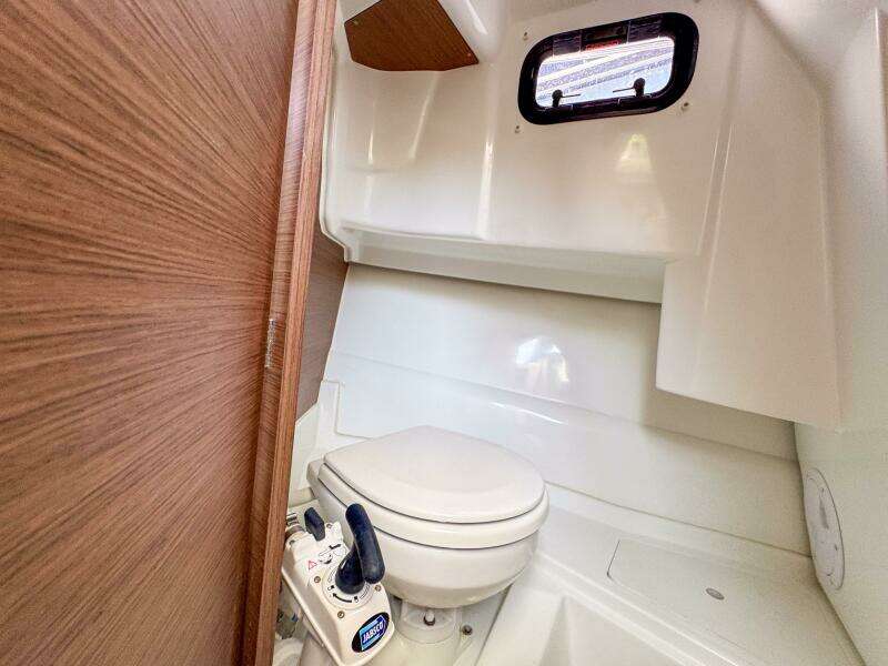 26ft Jeanneau Yacht For Sale
