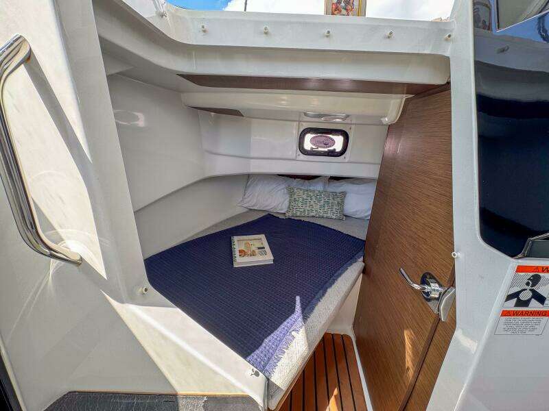 26ft Jeanneau Yacht For Sale