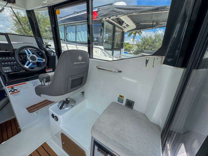 26ft Jeanneau Yacht For Sale