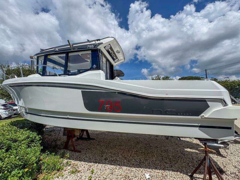 26ft Jeanneau Yacht For Sale