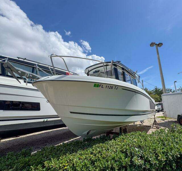 26ft Jeanneau Yacht For Sale
