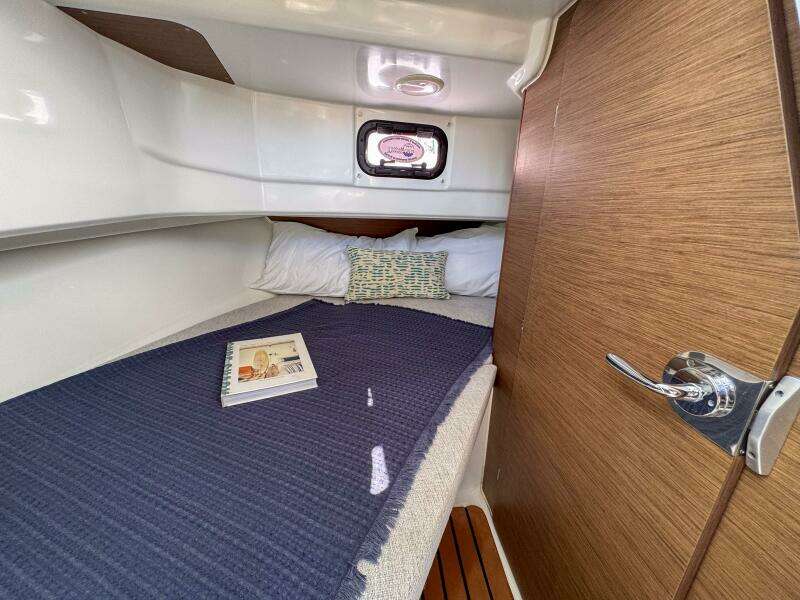 26ft Jeanneau Yacht For Sale