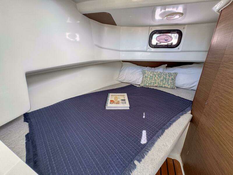 26ft Jeanneau Yacht For Sale