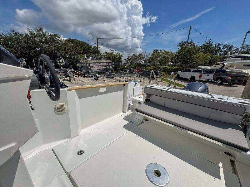 26ft Jeanneau Yacht For Sale