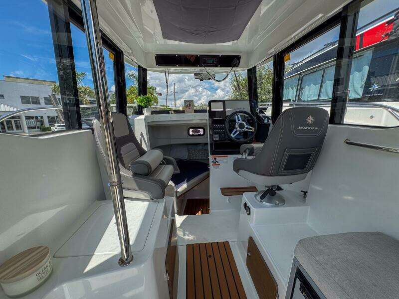 26ft Jeanneau Yacht For Sale
