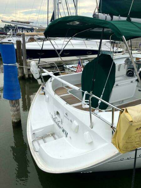 Knotty Girl 35ft Beneteau Yacht For Sale