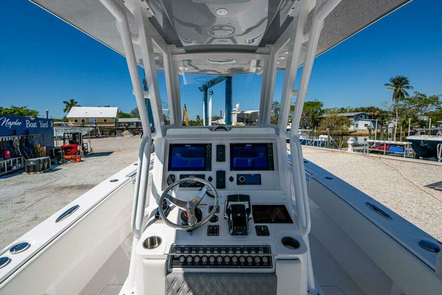 33ft Invincible Yacht For Sale