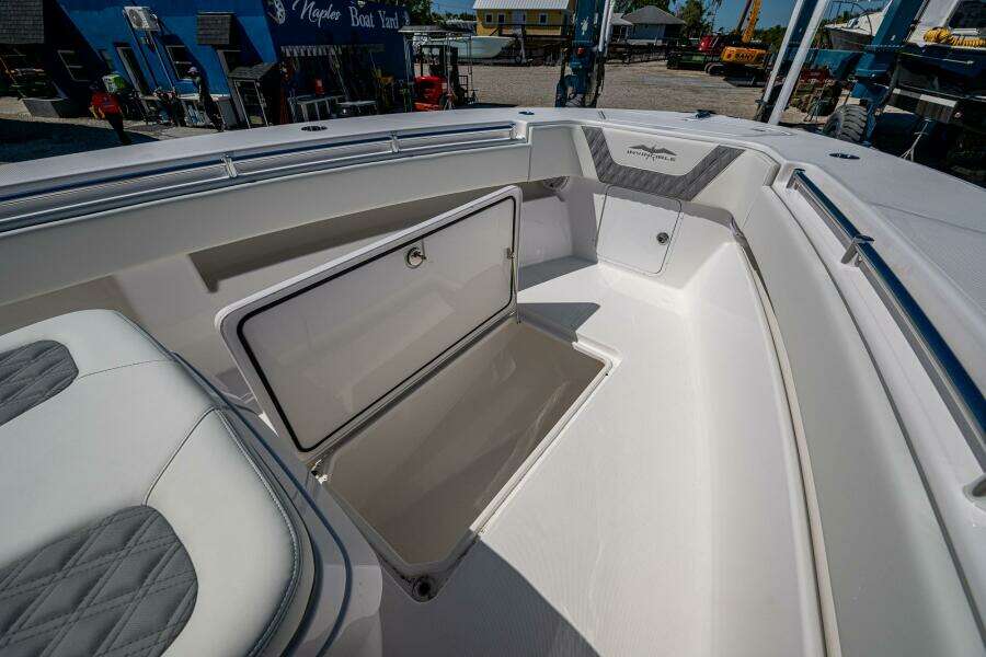 33ft Invincible Yacht For Sale