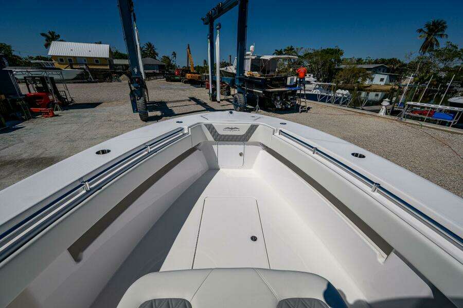33ft Invincible Yacht For Sale