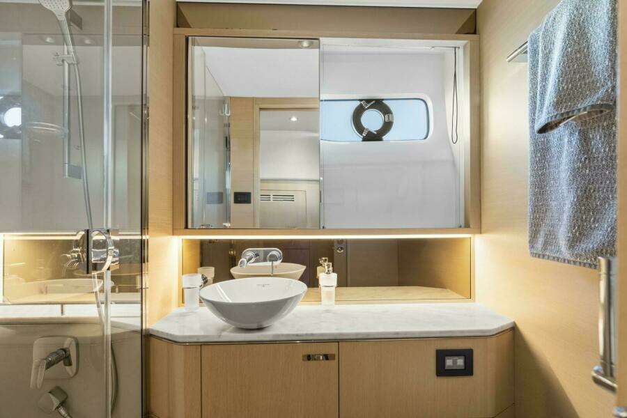 ABOVE DECK 60ft Princess Yacht For Sale