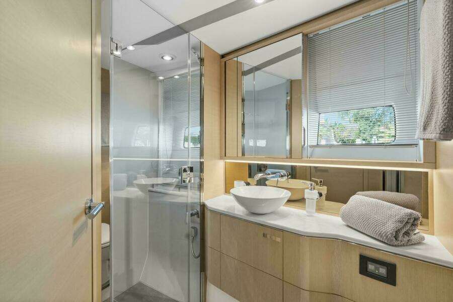 ABOVE DECK 60ft Princess Yacht For Sale