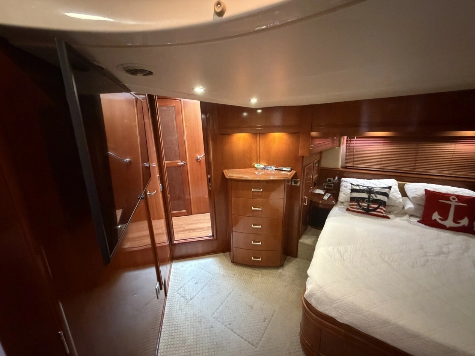 2006 Carver 56 VOYAGER