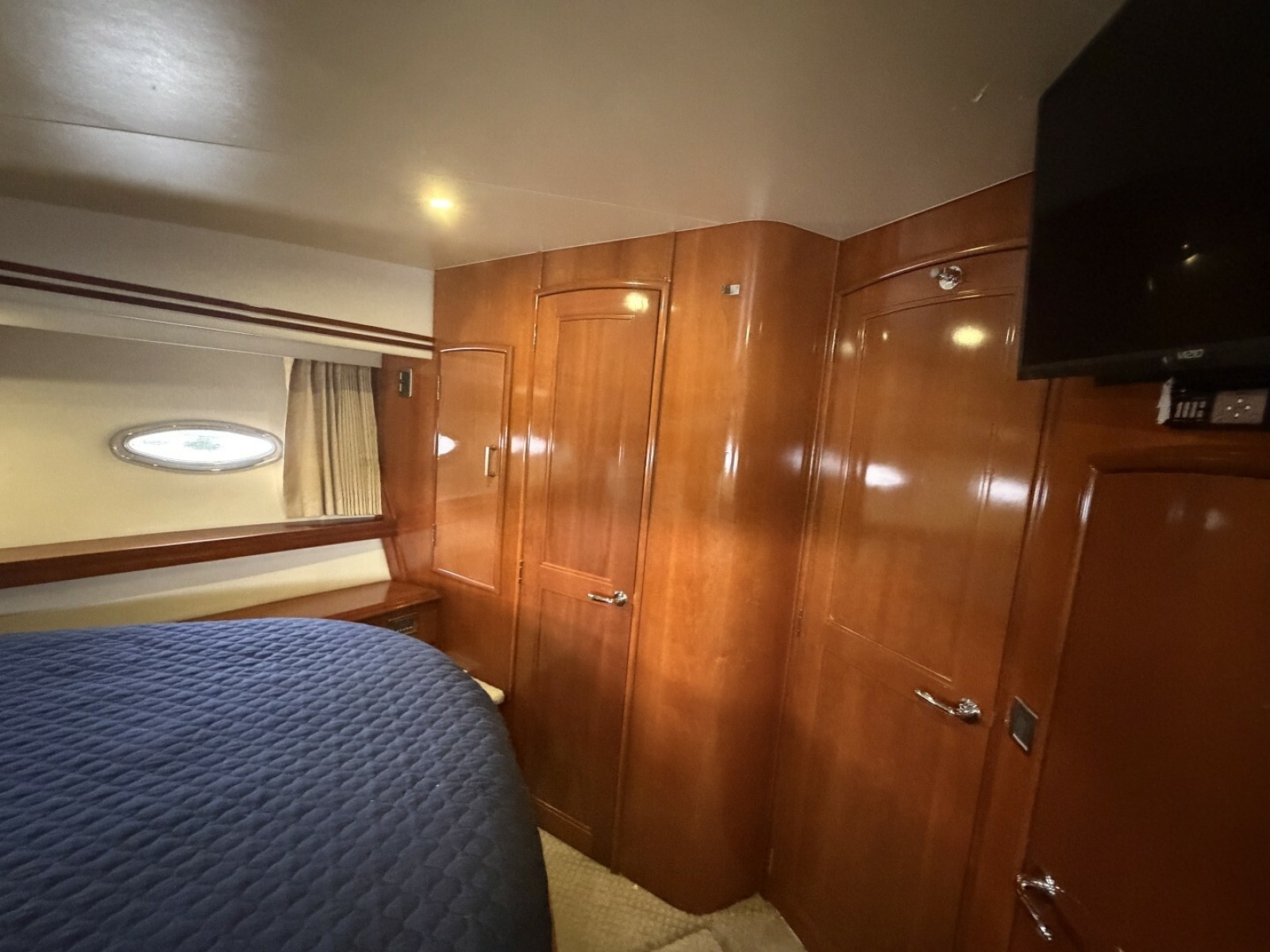 2006 Carver 56 VOYAGER