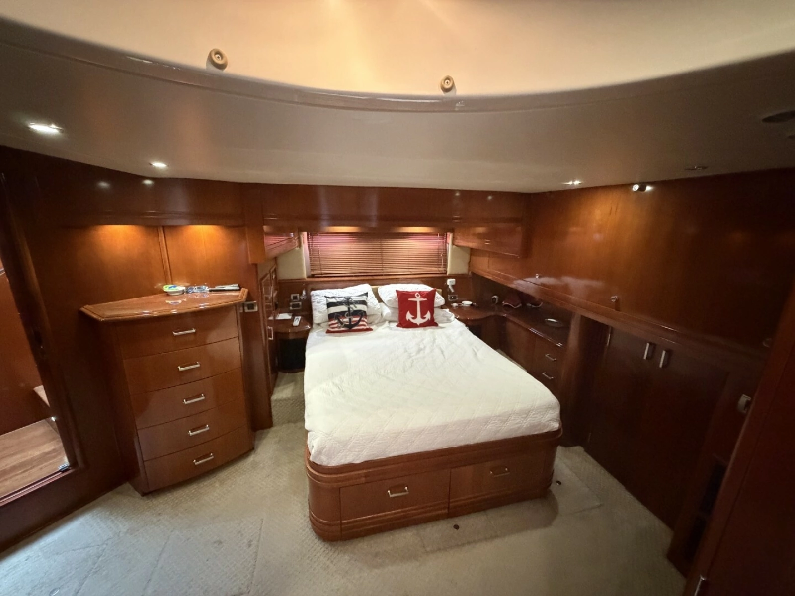 2006 Carver 56 VOYAGER