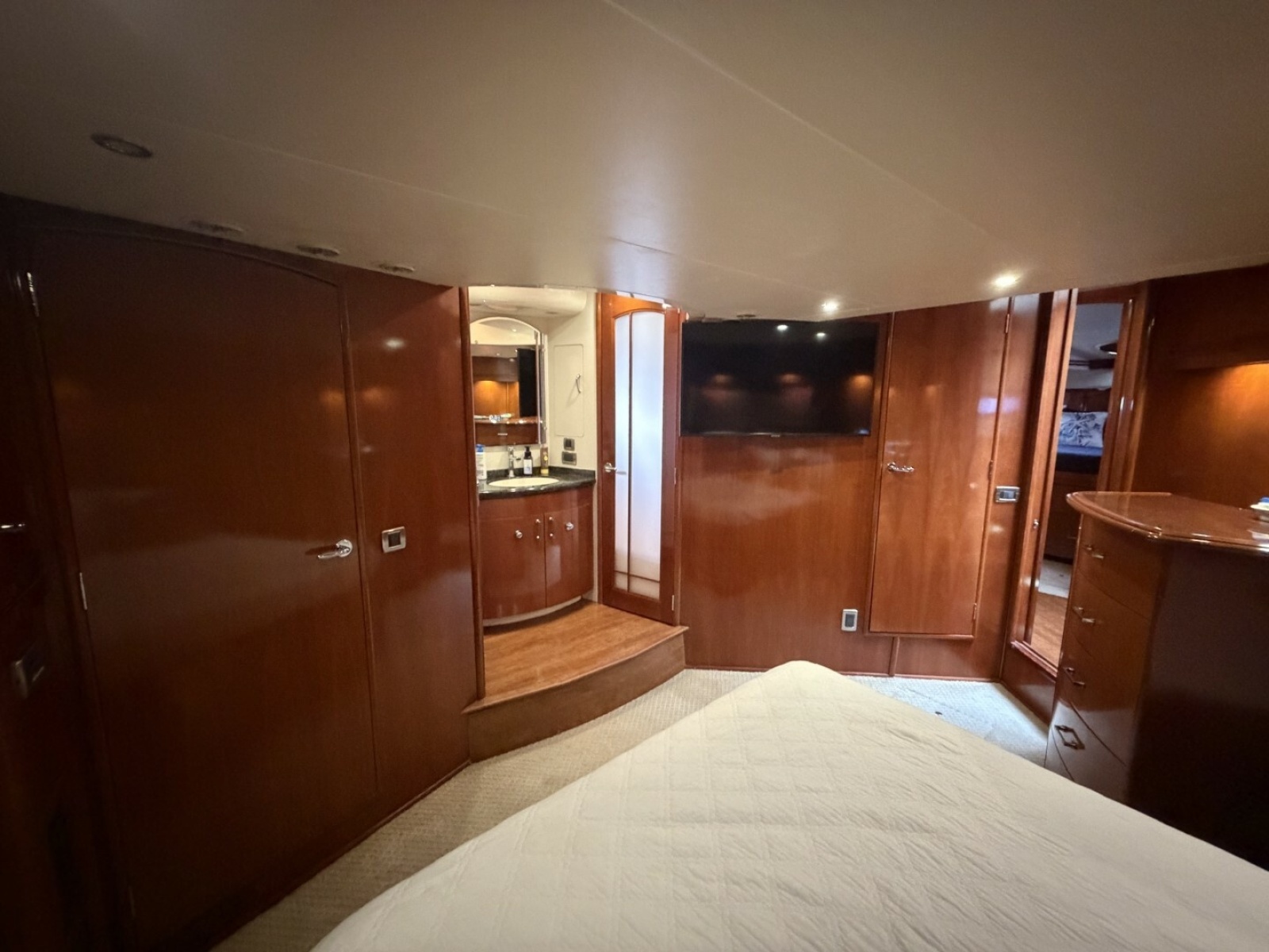2006 Carver 56 VOYAGER