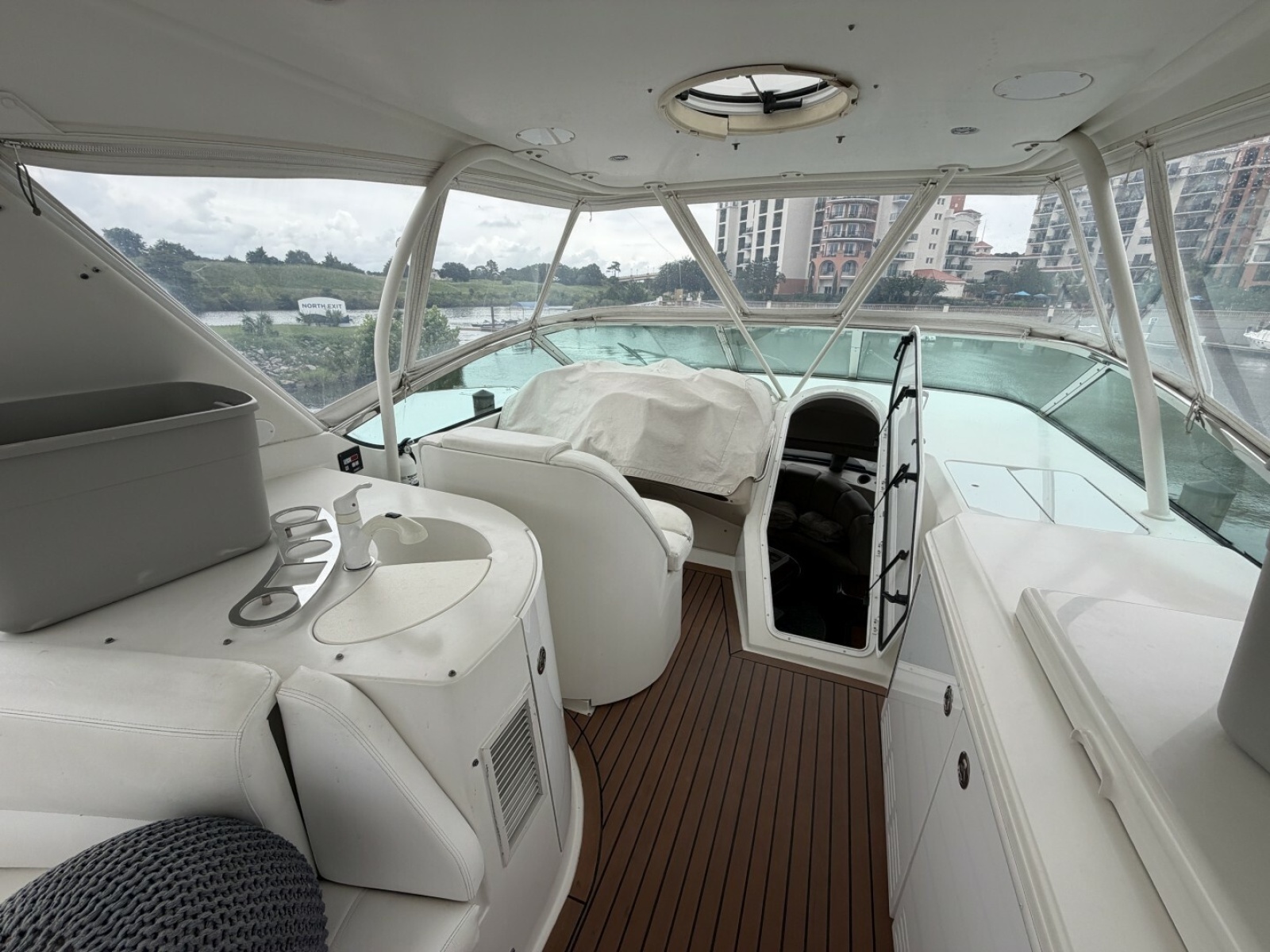 2006 Carver 56 VOYAGER