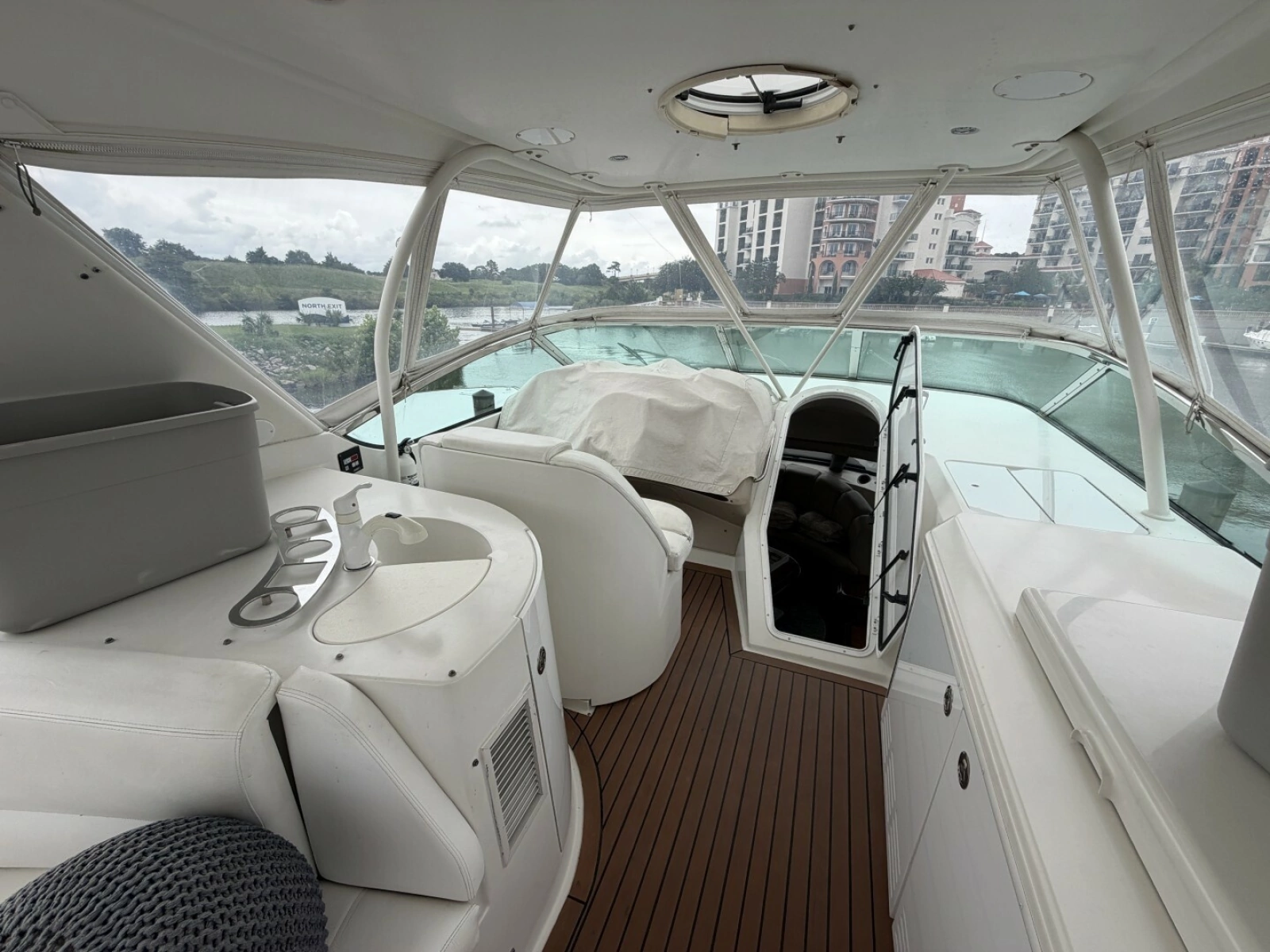 2006 Carver 56 VOYAGER