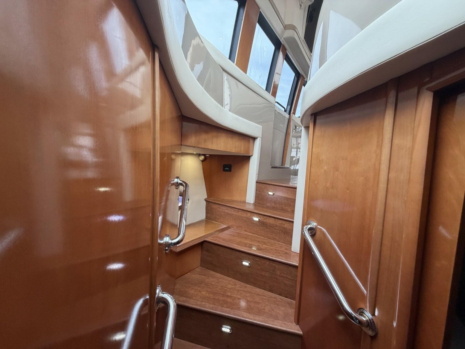 2006 Carver 56 VOYAGER