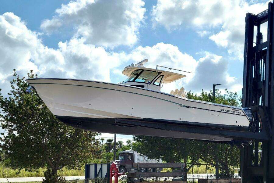 Lucky Penny II 37ft Grady White Yacht For Sale